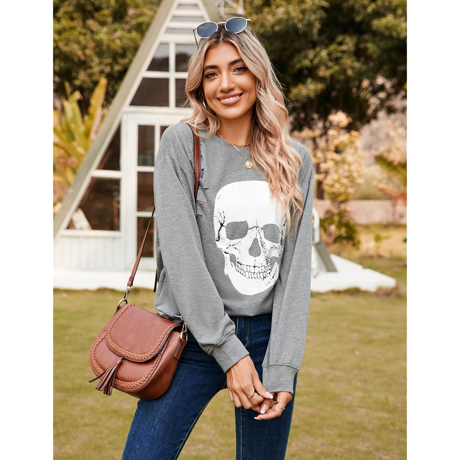 Blooming Jelly Dames Halloween sweatshirt Skull Graphic T - Image 3